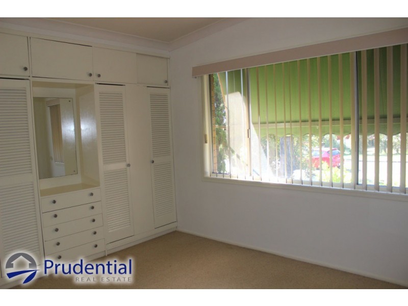 5 Barrie Place, Leumeah NSW 2560