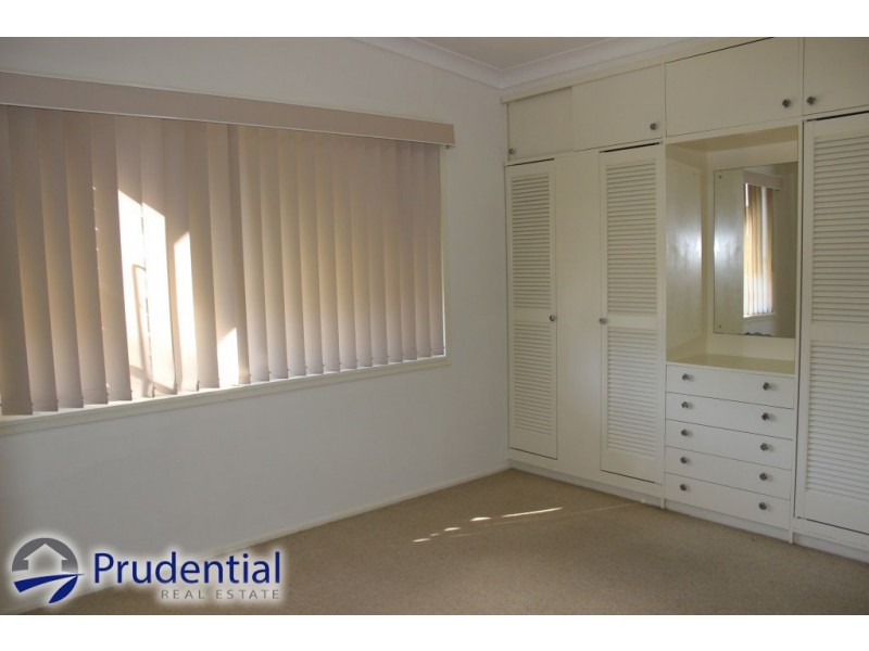 5 Barrie Place, Leumeah NSW 2560