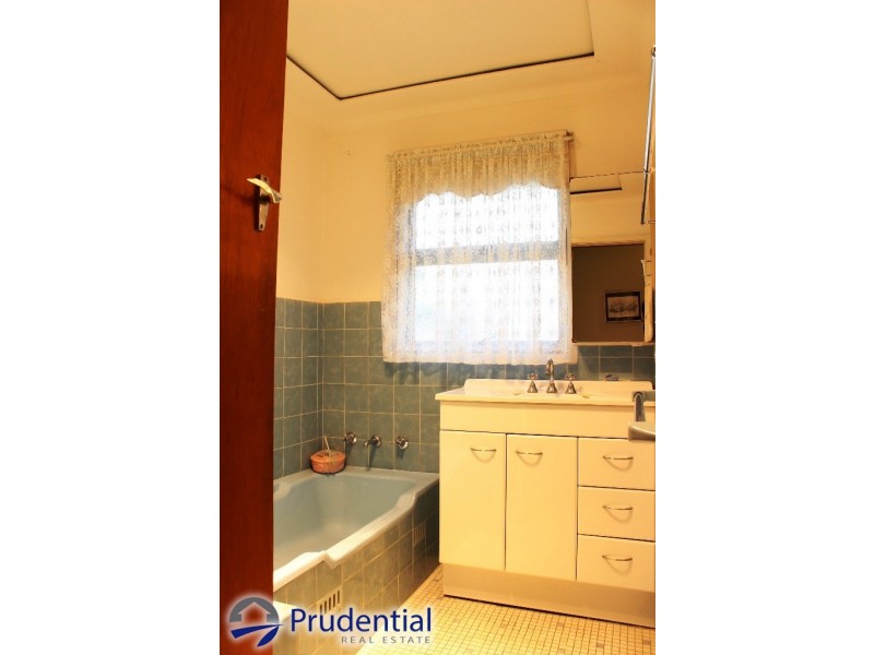 17 Wordsworth Avenue, Leumeah NSW 2560