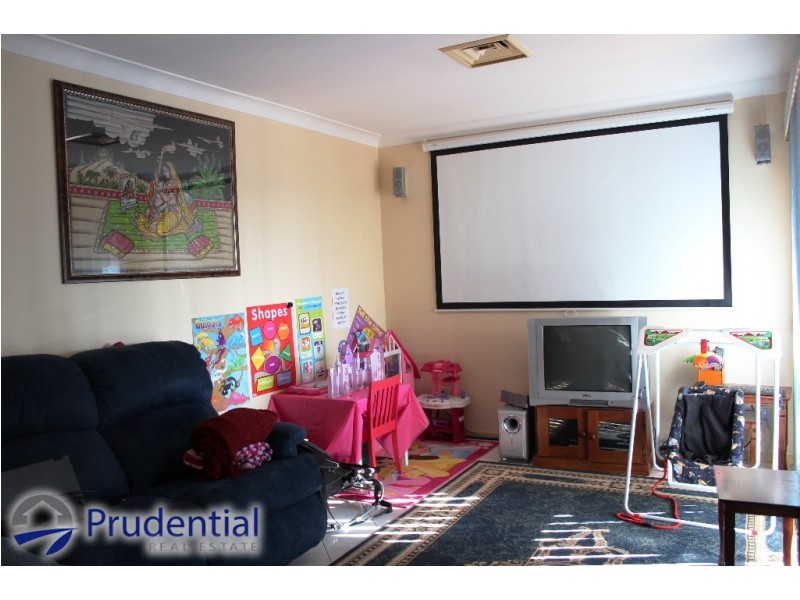 18 Siddeley Place, Raby NSW 2566