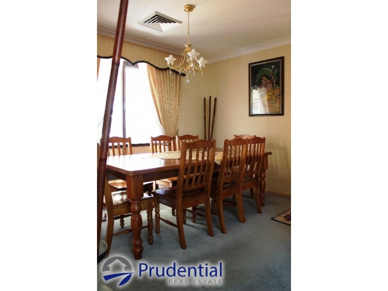 18 Siddeley Place, Raby NSW 2566