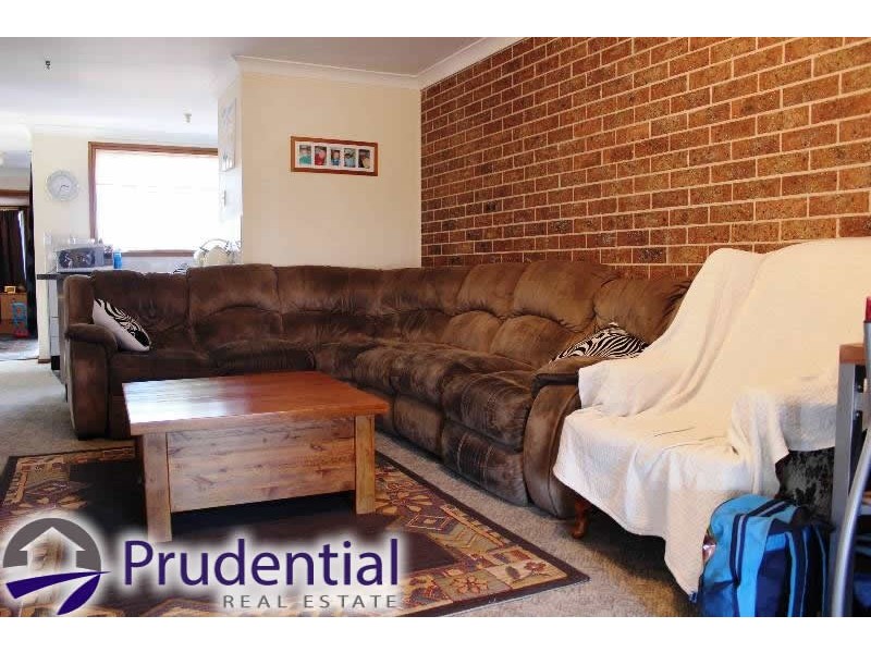 1/32 Bernardo Street, Rosemeadow NSW 2560