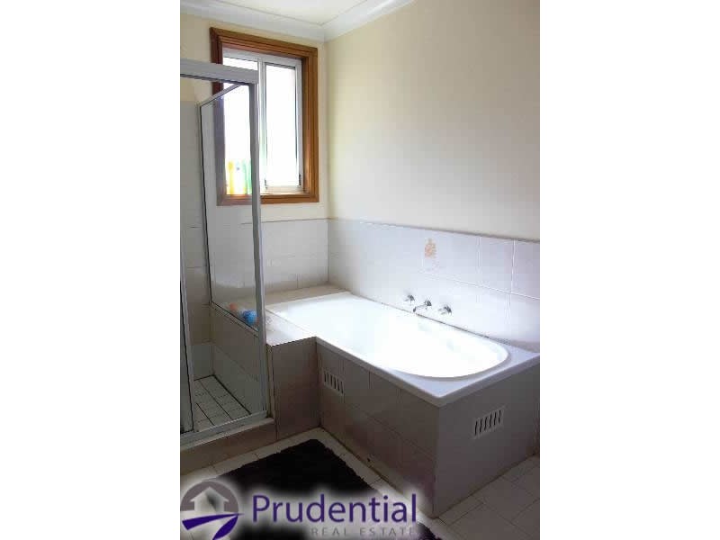 1/32 Bernardo Street, Rosemeadow NSW 2560