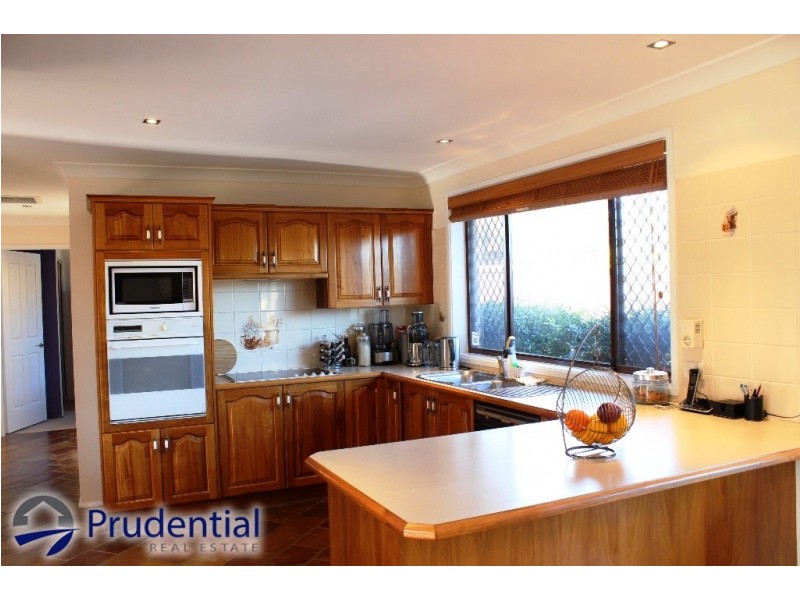 16 Mona Vale Place, Woodbine NSW 2560