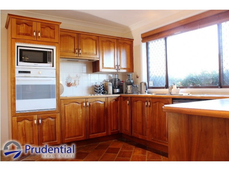 16 Mona Vale Place, Woodbine NSW 2560