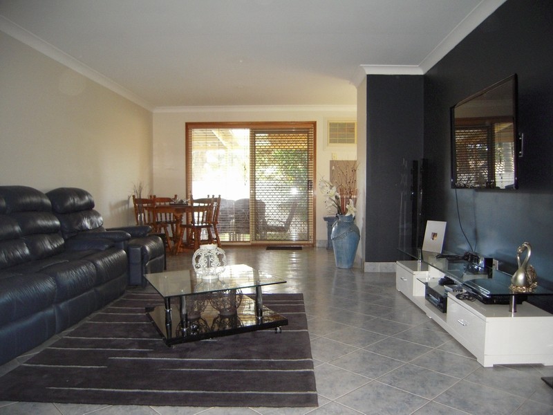 12 Davy Place, St Helens Park NSW 2560