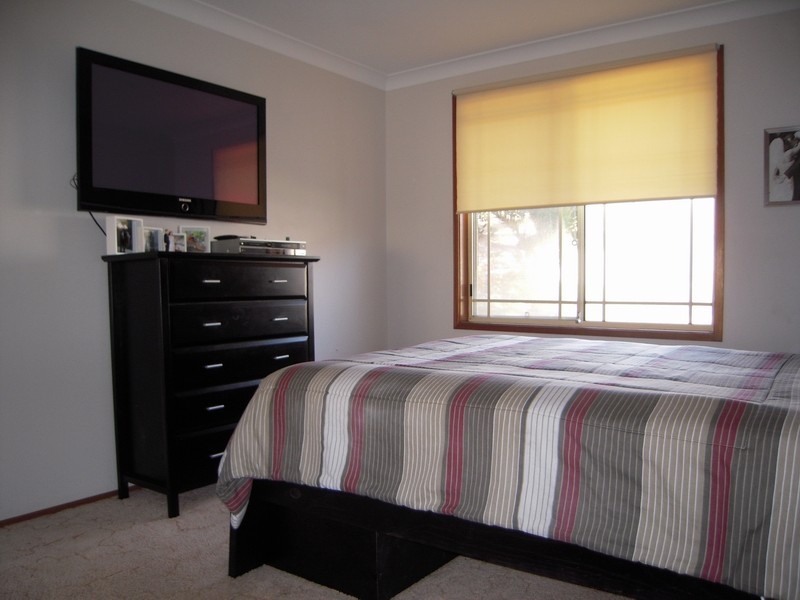 12 Davy Place, St Helens Park NSW 2560