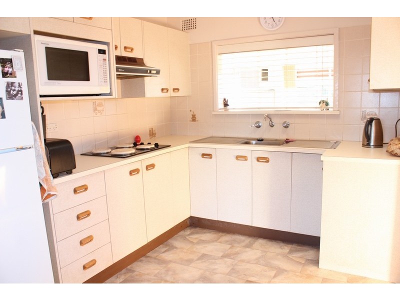 25 Raymond Avenue, Campbelltown NSW 2560