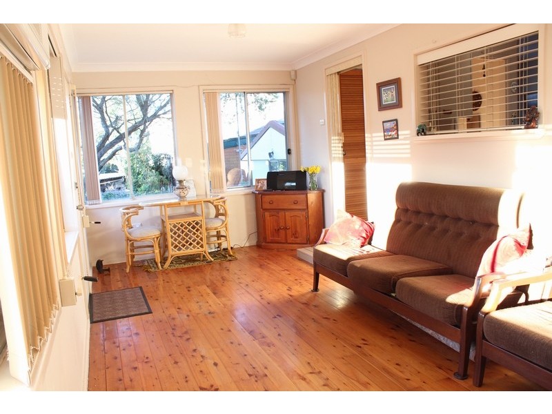 25 Raymond Avenue, Campbelltown NSW 2560