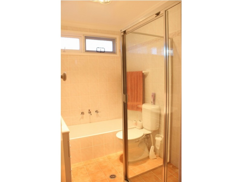 25 Raymond Avenue, Campbelltown NSW 2560