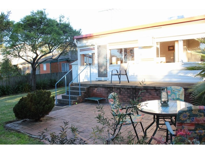 25 Raymond Avenue, Campbelltown NSW 2560