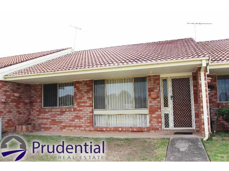 2/41 Cochrane Street, Minto NSW 2566
