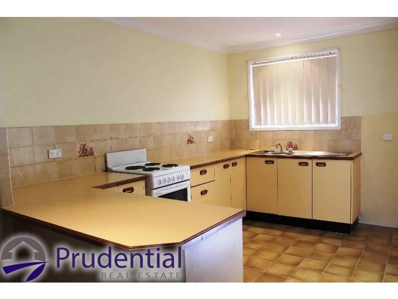 2/41 Cochrane Street, Minto NSW 2566