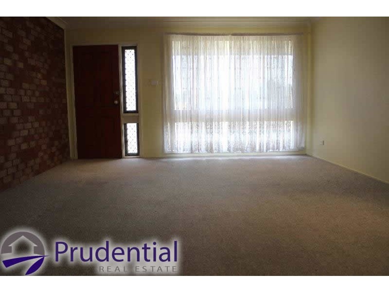 2/41 Cochrane Street, Minto NSW 2566