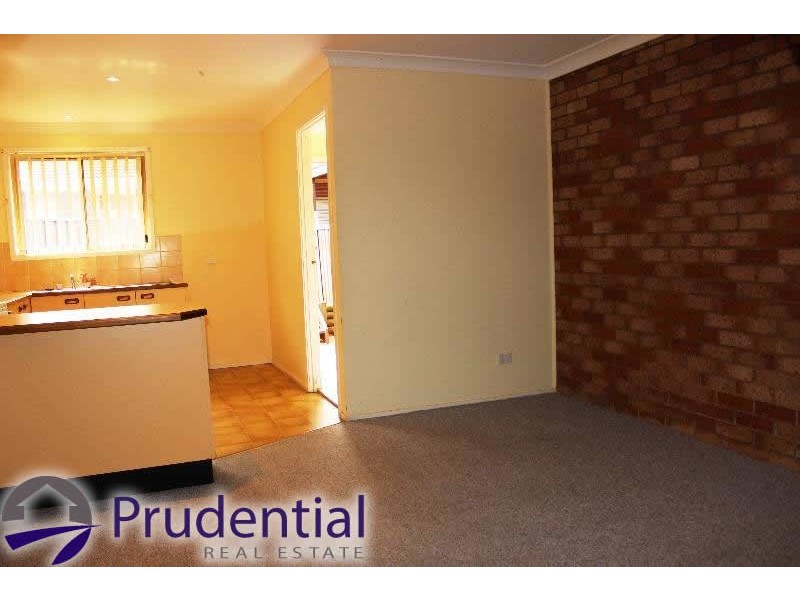 2/41 Cochrane Street, Minto NSW 2566
