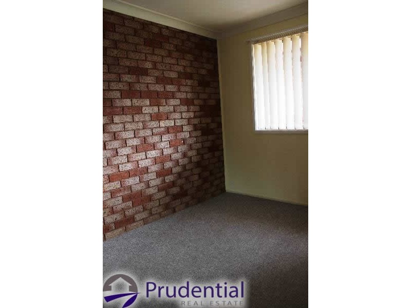 2/41 Cochrane Street, Minto NSW 2566