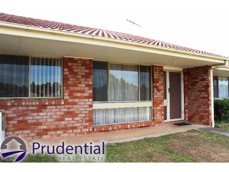 2/41 Cochrane Street, Minto NSW 2566