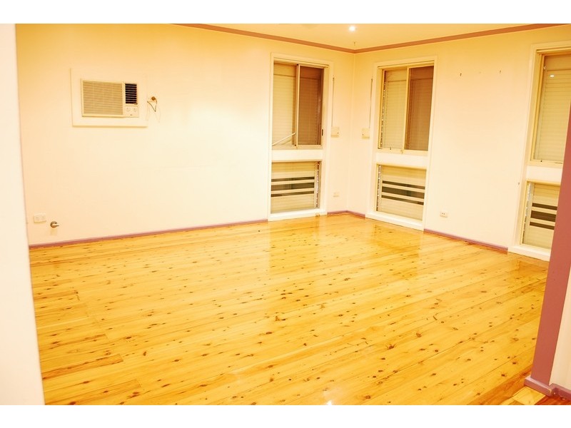 8 Fairlight Place, Woodbine NSW 2560