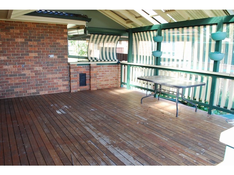 8 Fairlight Place, Woodbine NSW 2560