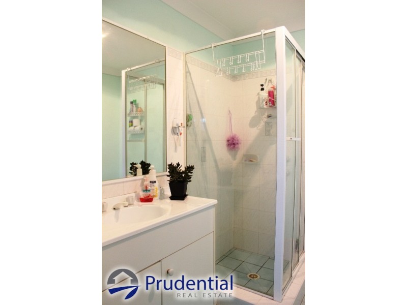 44 Archibald Cres, Rosemeadow NSW 2560