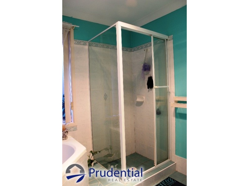 44 Archibald Cres, Rosemeadow NSW 2560