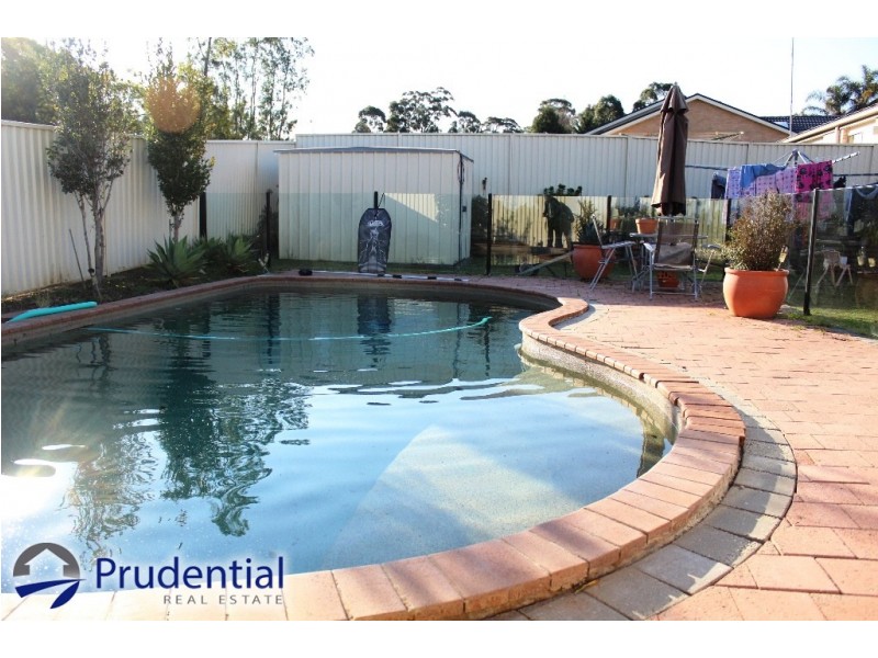 44 Archibald Cres, Rosemeadow NSW 2560