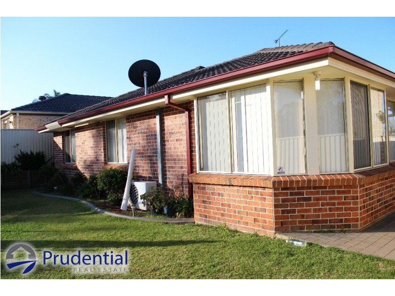 44 Archibald Cres, Rosemeadow NSW 2560