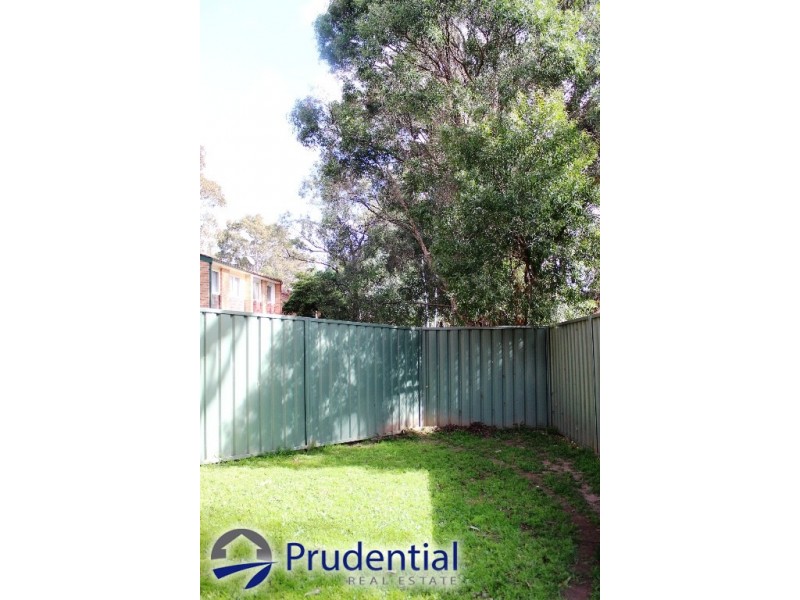 1/15 Stringybark Cres, Bradbury NSW 2560