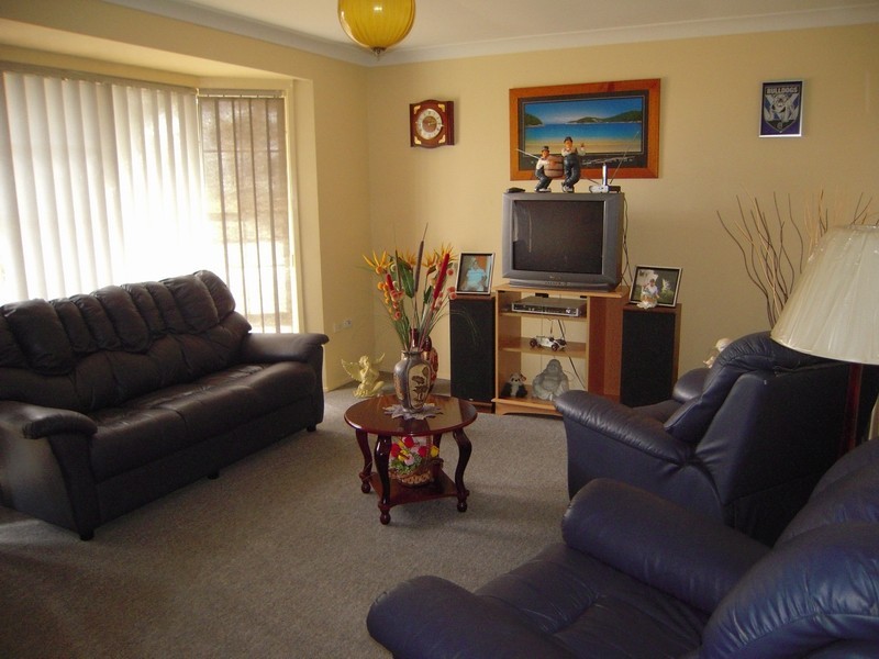 23 Fenton Cres, Minto NSW 2566