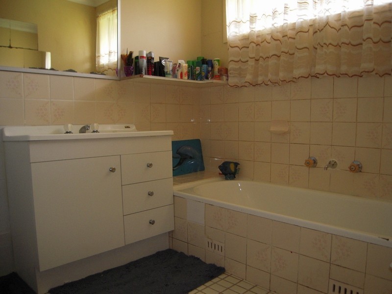 23 Fenton Cres, Minto NSW 2566