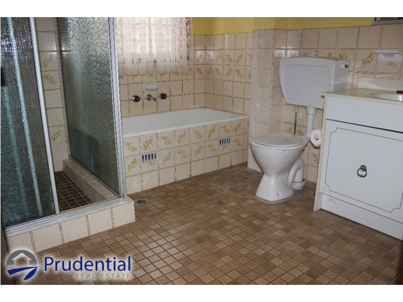 2/14 Harold Street, Macquarie Fields NSW 2564