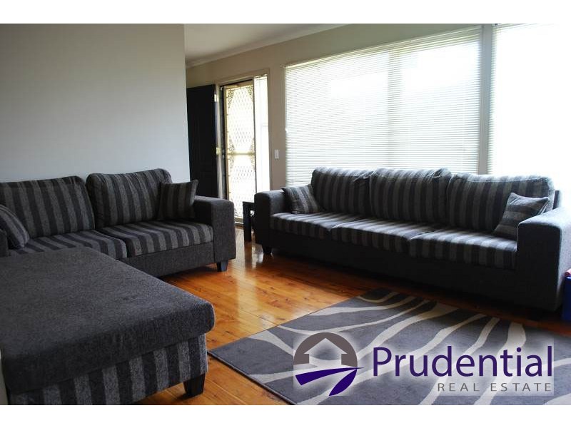 12 Evergreen Avenue, Bradbury NSW 2560