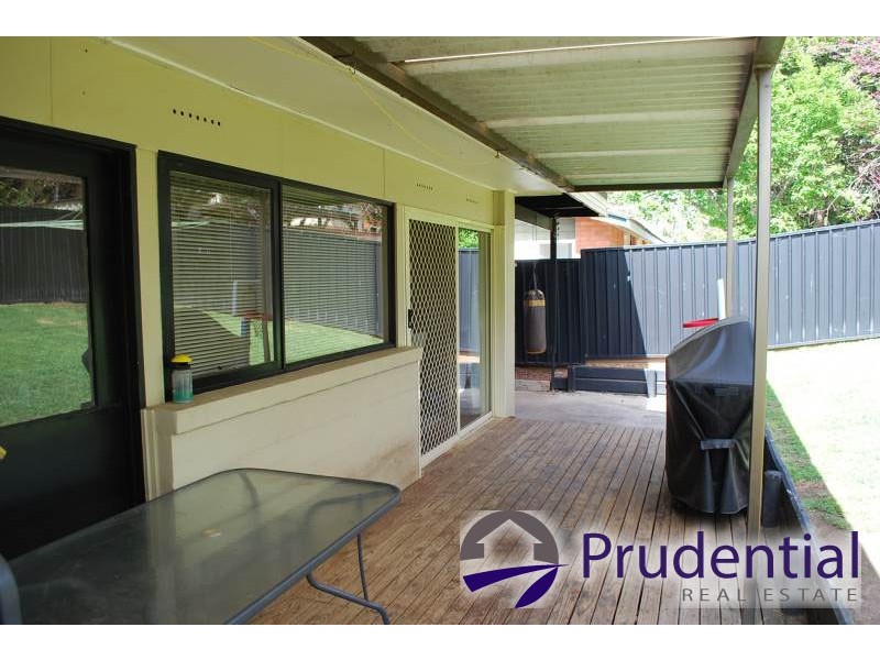12 Evergreen Avenue, Bradbury NSW 2560