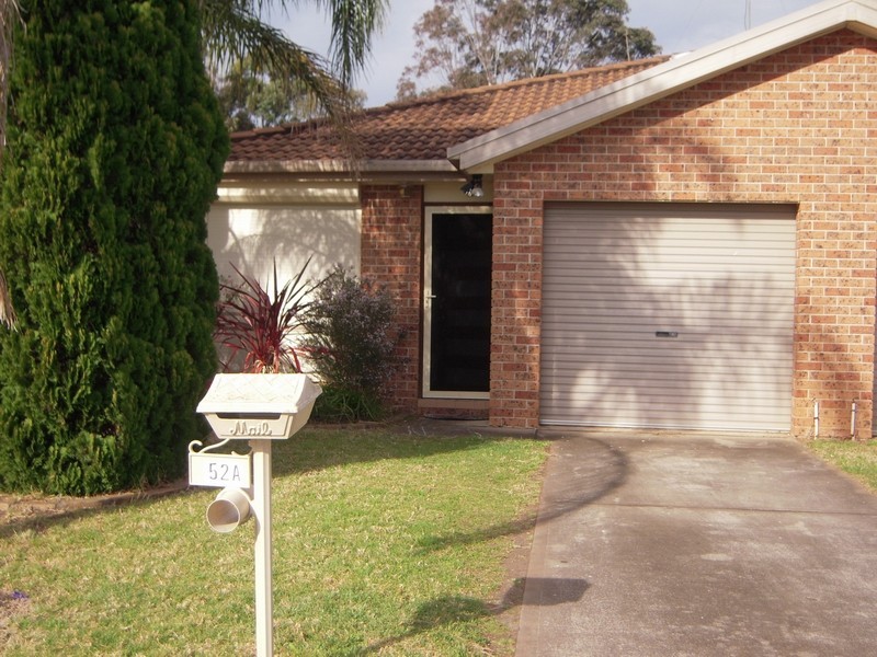 52A Oswald Cres, Rosemeadow NSW 2560