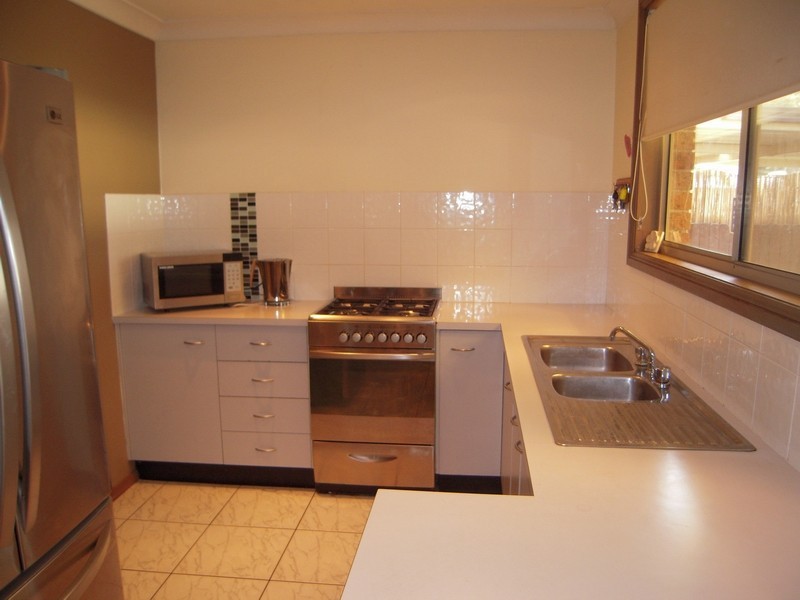 52A Oswald Cres, Rosemeadow NSW 2560