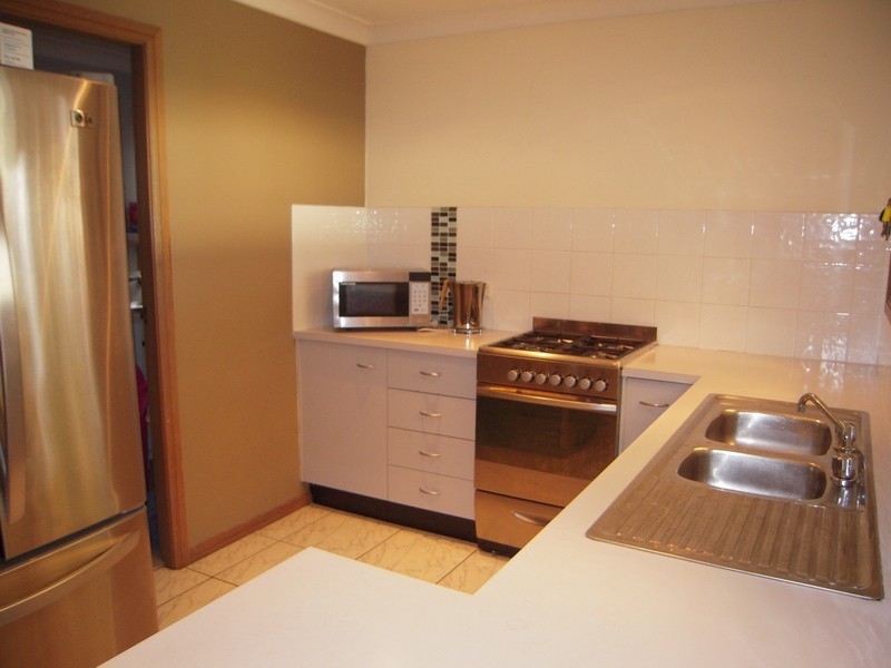 52A Oswald Cres, Rosemeadow NSW 2560