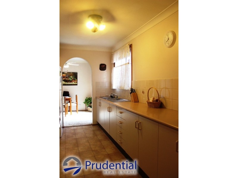2/34 Westmoreland Road, Minto NSW 2566