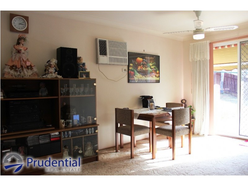2/34 Westmoreland Road, Minto NSW 2566