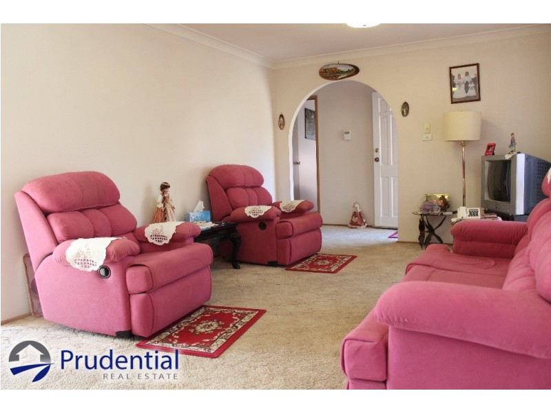 2/34 Westmoreland Road, Minto NSW 2566