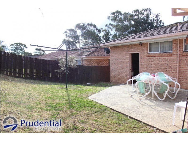 2/34 Westmoreland Road, Minto NSW 2566