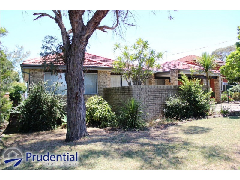 98 Hoddle Avenue, Campbelltown NSW 2560