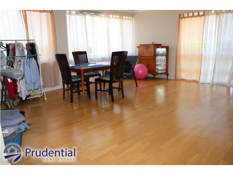 98 Hoddle Avenue, Campbelltown NSW 2560