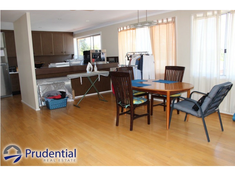 98 Hoddle Avenue, Campbelltown NSW 2560