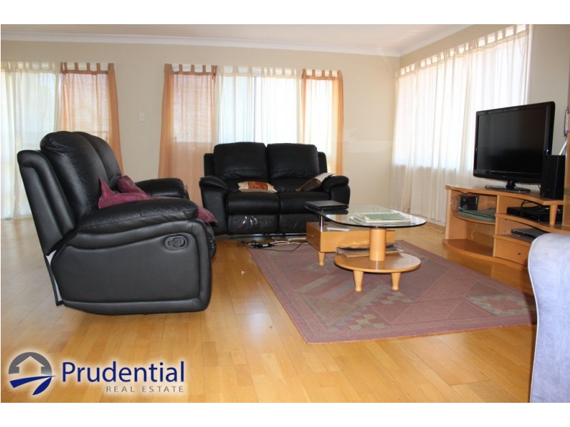 98 Hoddle Avenue, Campbelltown NSW 2560