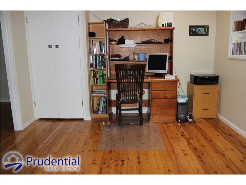 98 Hoddle Avenue, Campbelltown NSW 2560