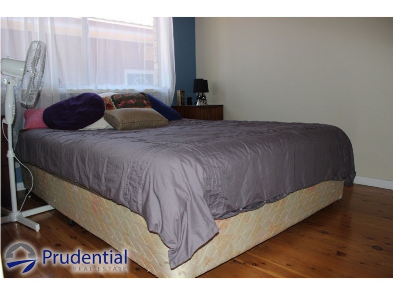 98 Hoddle Avenue, Campbelltown NSW 2560