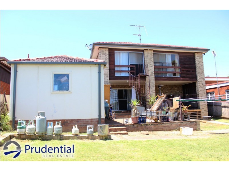 98 Hoddle Avenue, Campbelltown NSW 2560