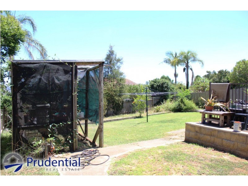 98 Hoddle Avenue, Campbelltown NSW 2560