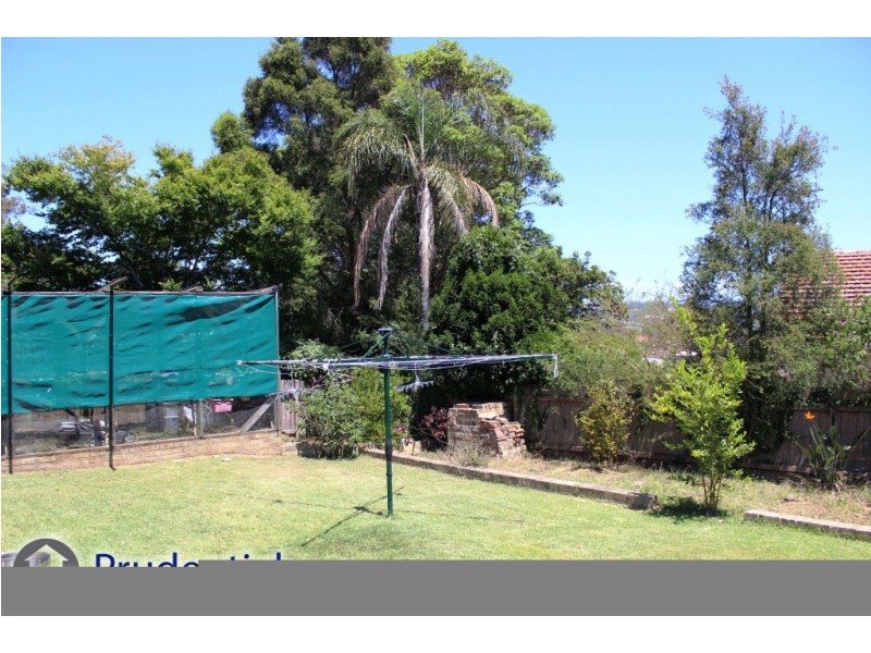 98 Hoddle Avenue, Campbelltown NSW 2560