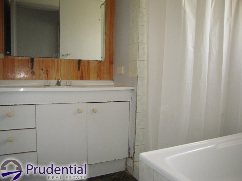 34 Normandy Tce, Leumeah NSW 2560